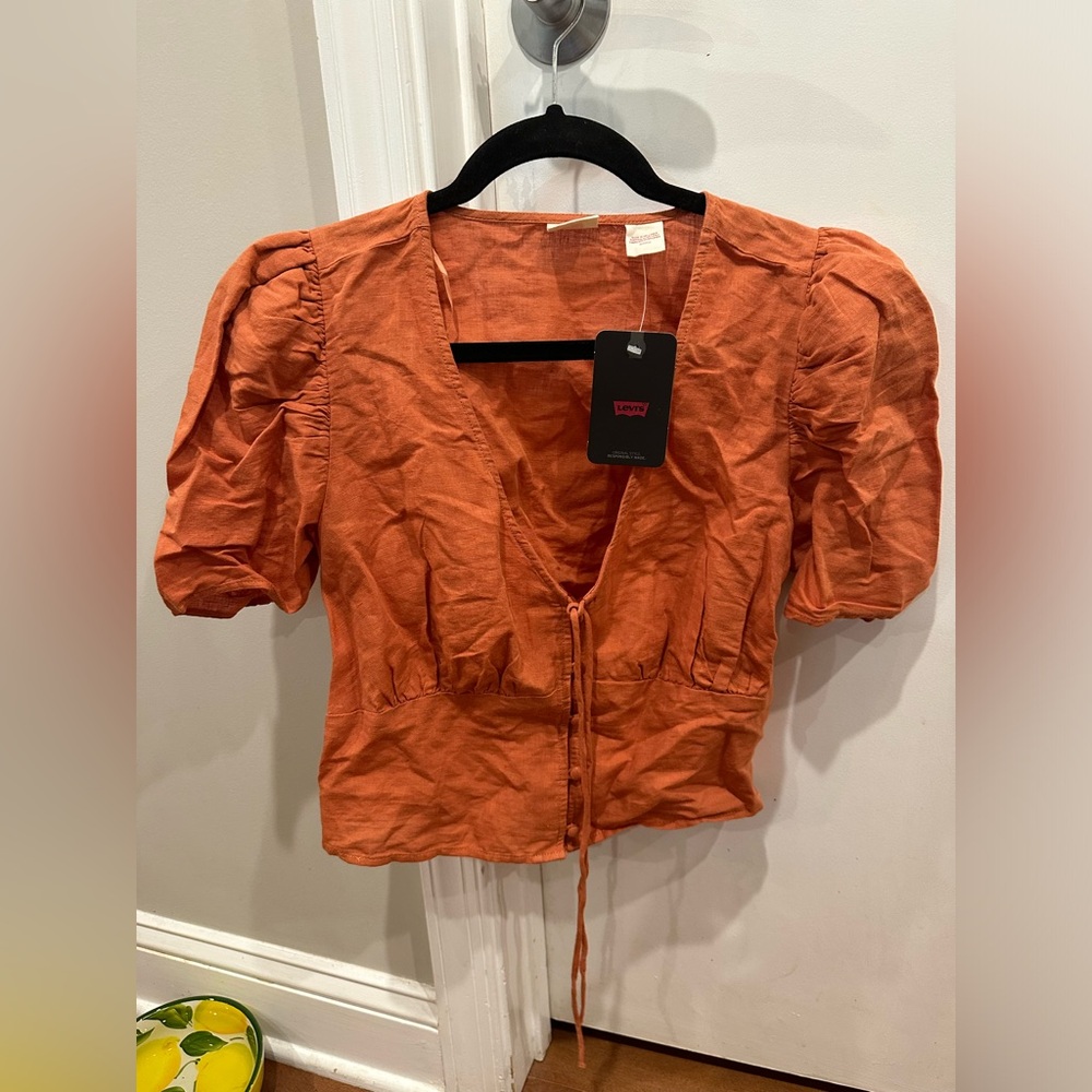 Linen Levi’s Top